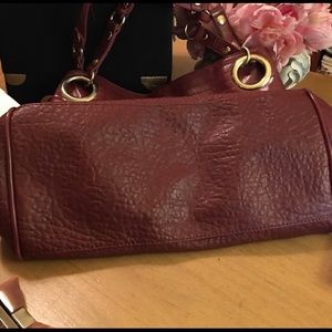 Steve Madden Bags - STEVE MADDEN BURGUNDY TAFFEY TOTE BAG NWOT Steve Madden Bags - STEVE MADDEN BURGUNDY TAFFEY TOTE BAG NWOT